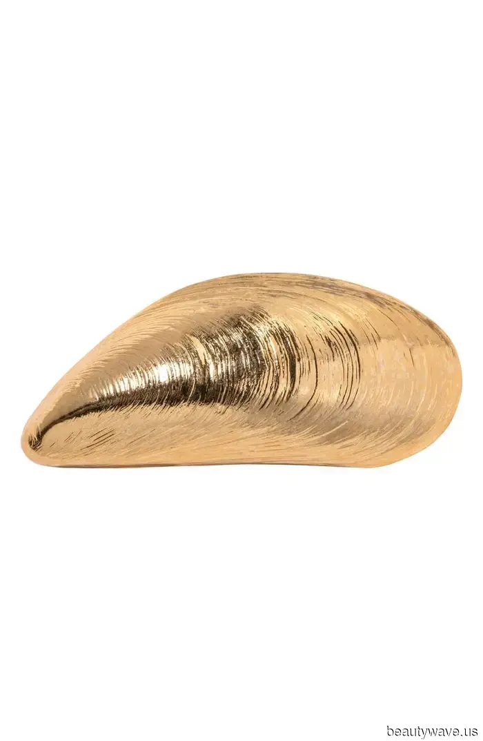 Desde pañuelos de seda hasta gorras de ganchillo, estos son los accesorios para el cabello de verano que las chicas it no pueden dejar de usar.