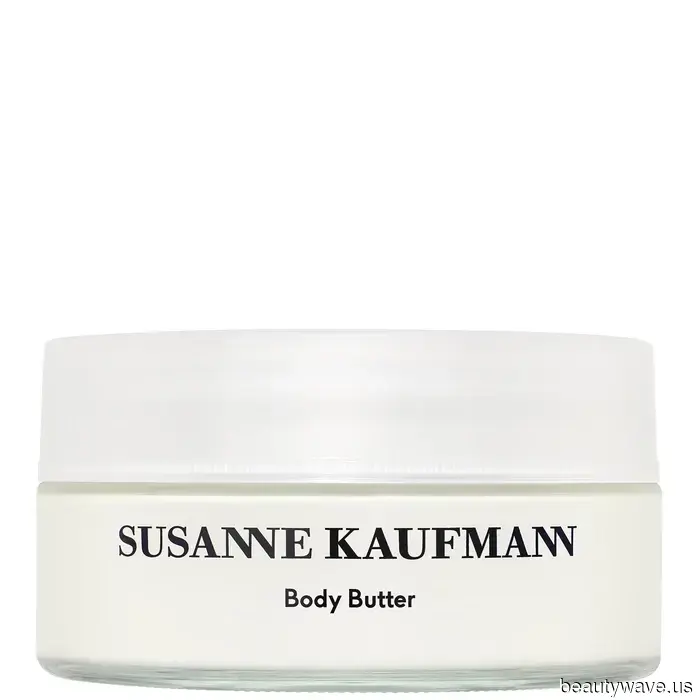 Da Chanel a Hermès, questi sono i 9 prodotti che il nostro team di bellezza desidera davvero per Natale.