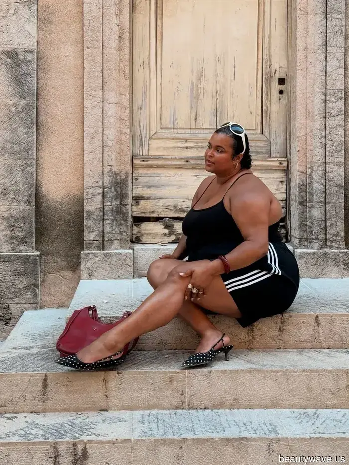 If You Want to Achieve a Parisian Look, Purchase These 7 Summer Items and Style Them This Way