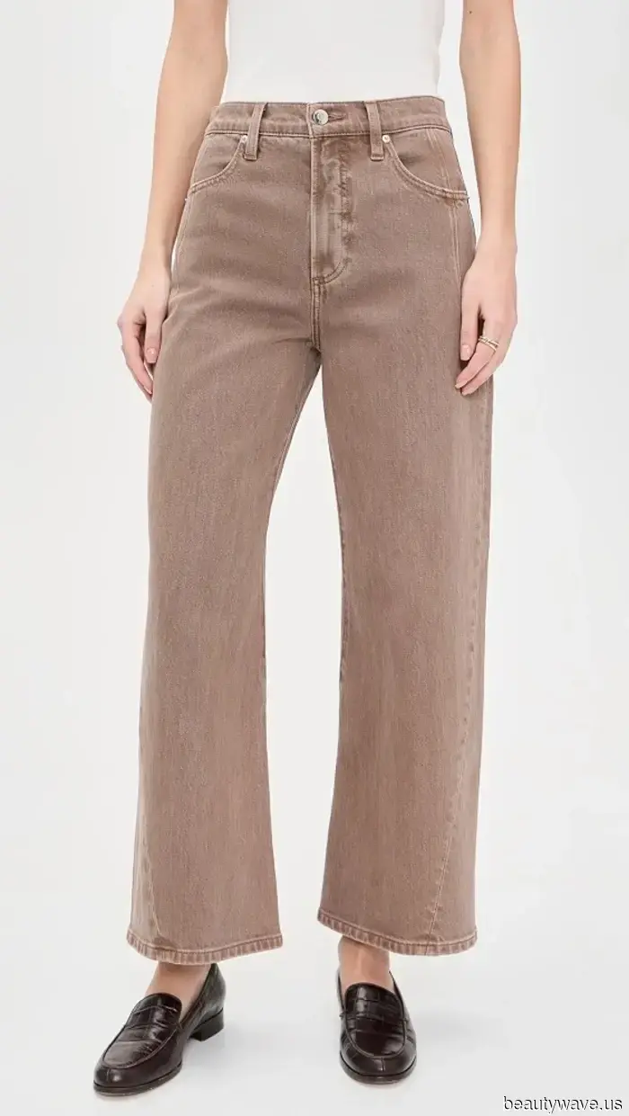 Si quieres lucir más elegante este otoño, compra un par de pantalones y un par de jeans en este color.