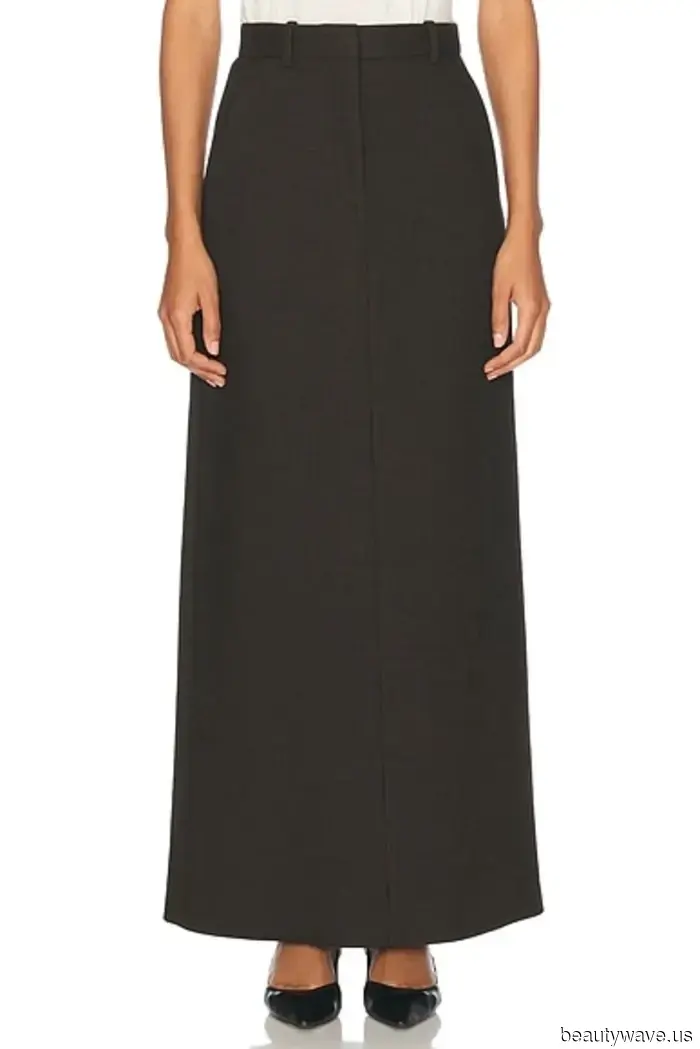 Il modo più semplice per rendere una maxi gonna più cool per l'autunno 2025 è con la tendenza delle scarpe che Dua Lipa ha appena indossato.