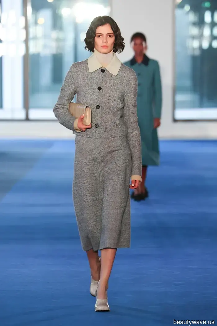 2026 ist das Zeitalter der Alltags-Clutch: Unkompliziert, leger, aber dennoch so elegant