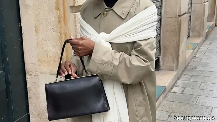 In New York, each It Girl's spring wardrobe features these 7 essential items.