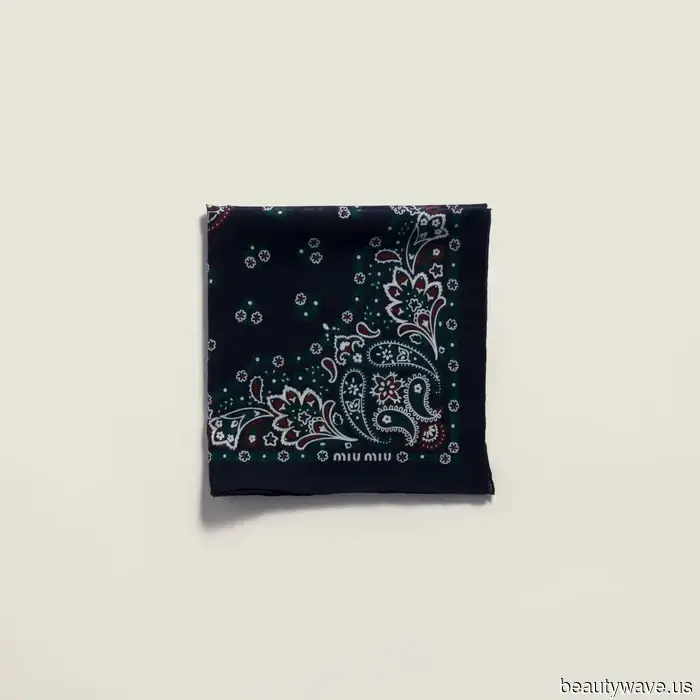 The Summer Trends You’ll Spot on Every UES Corner, From Bemelmans to the RL Mansion