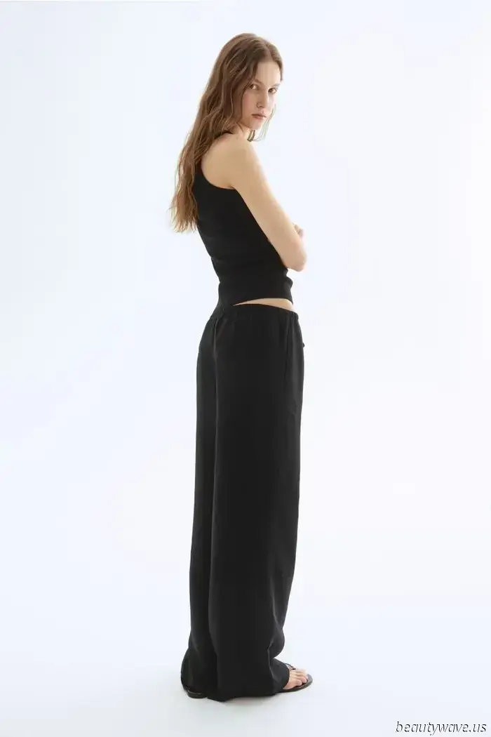 This pant style paired with flip-flops forms the most stylish combination we've encountered all summer.