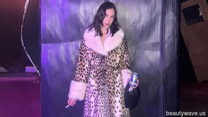 Прощай, скучные пуховики, это пальто, одобренное Алекса Чанг, — то, что хочет каждый модный редактор.