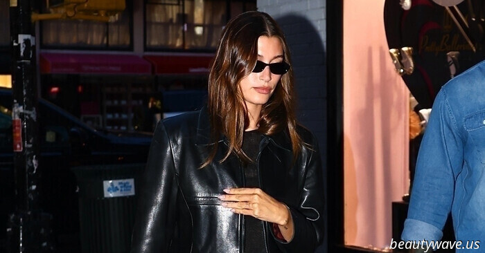 Black jeans are currently taking a break—this is the denim color trend that stylish girls are pairing with heels.