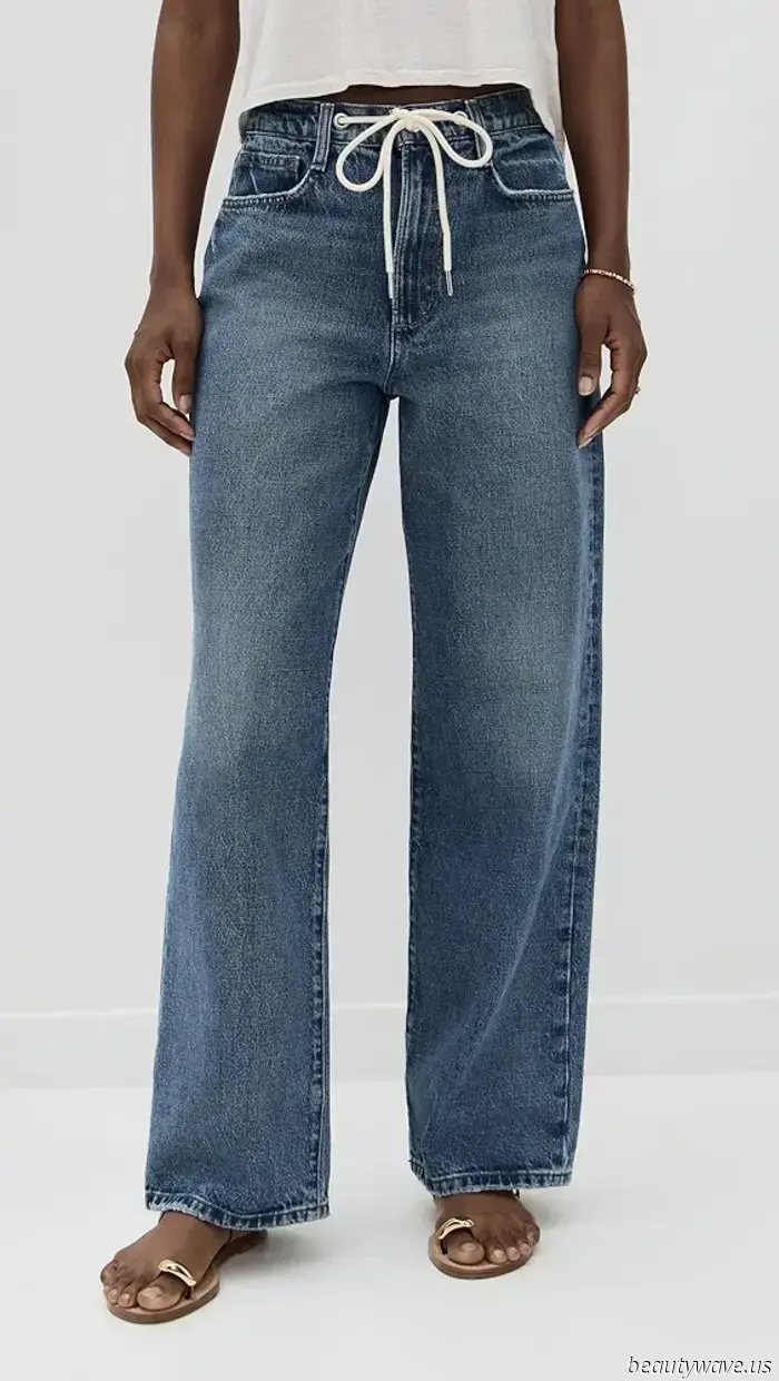 This summer denim trend is completely different from skinny jeans, and I’m noticing it everywhere.