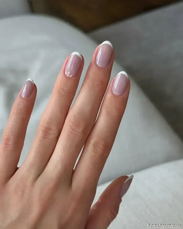 Beauty Editors Concur: This Simplistic French Manicure Trend Is an Evergreen Attraction.