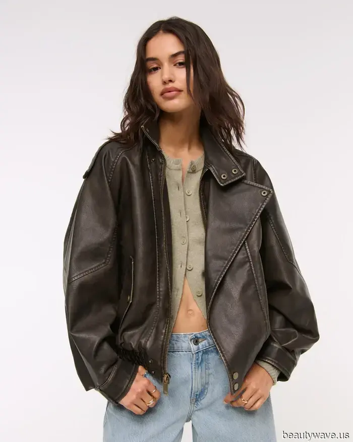 Neither Brown Nor Black—The Leather Jacket Trend That Every Stylish Person Is Combining With Jeans and Skirts This Fall.