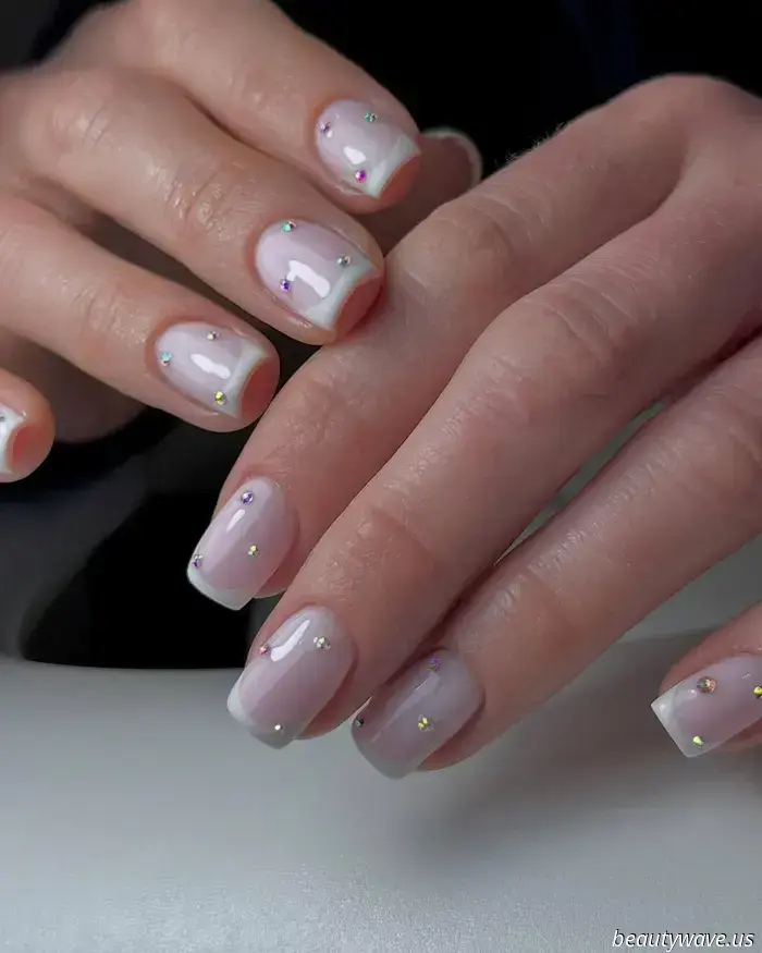 Beauty Editors Concur: This Simplistic French Manicure Trend Is an Evergreen Attraction.