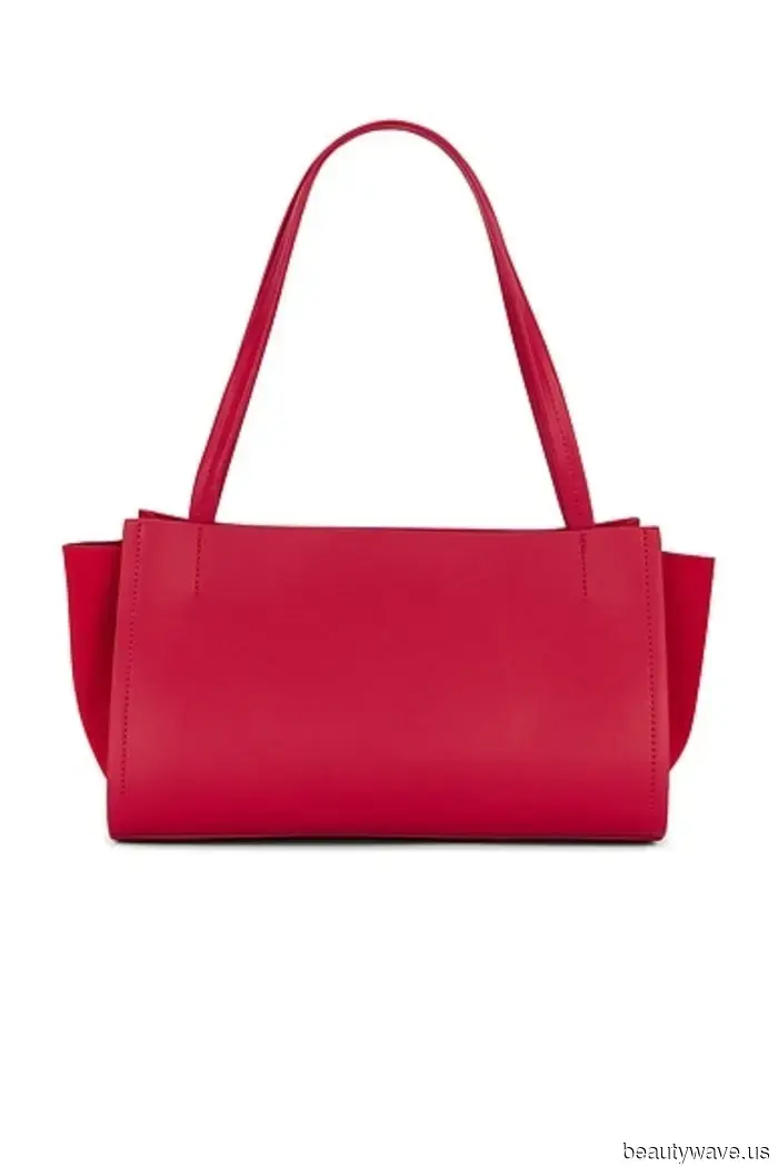 Las mujeres más elegantes de Londres saben que este color de bolso que no es negro hace que los abrigos trench se vean más elegantes.