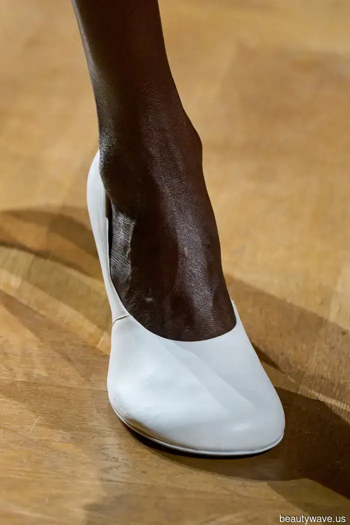 I’ve Conducted the Research—Here Are the 5 Winter Shoe Trends That Everyone Will Keep Wearing.