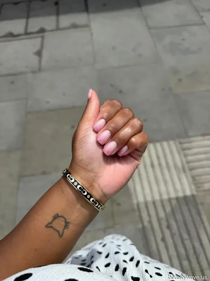 Las uñas Ombr&eacute; son la tendencia de manicura más alegre del verano&mdash;Aquí hay 12 diseños para copiar.