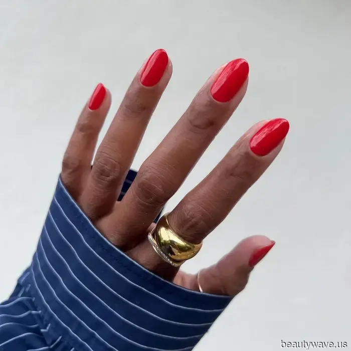 It's Official: This Is the Most Stylish Way to Sport Short Nails.