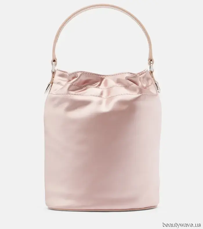 Если ваша цель на 2026 год — не выглядеть устаревшим, попробуйте эти 5 трендов сочетания цветов, которые носят модники.