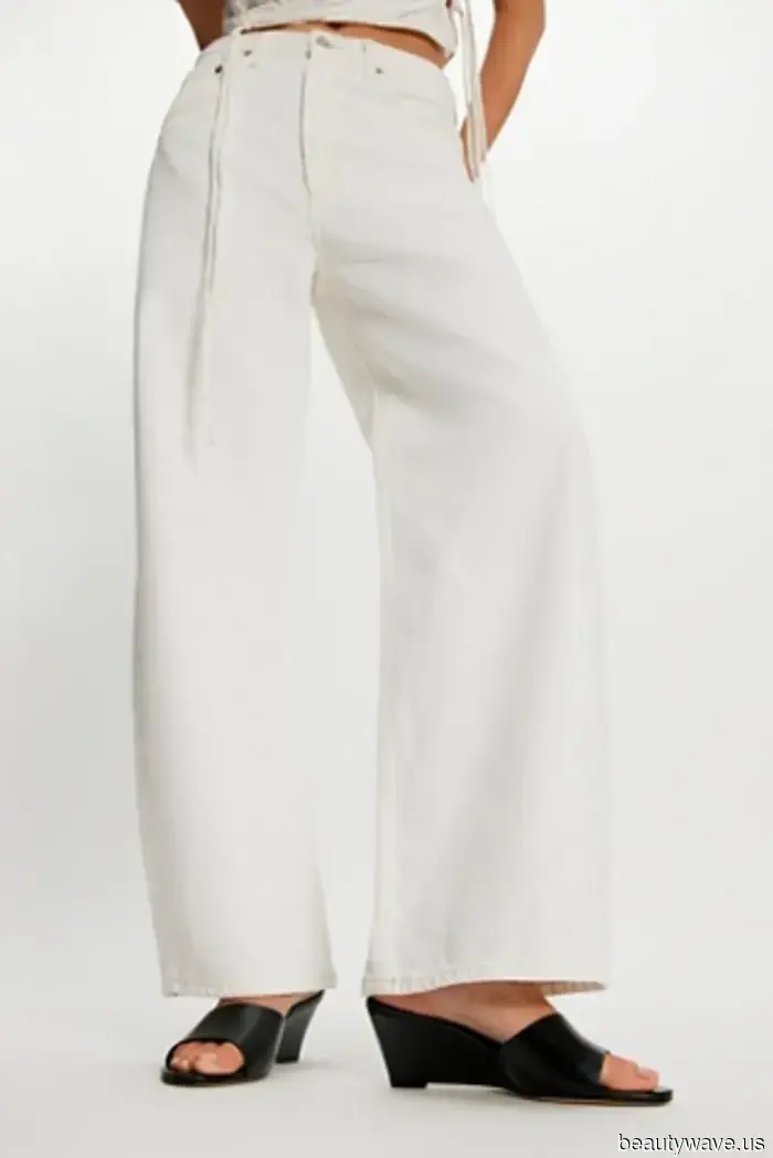 It's Quite Easy: Here Are the Most Stylish Shoes to Pair with Dark-Wash Jeans.