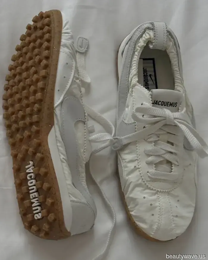 Весенний гардероб It-Girl 2026: 9 очень специфичных вещей, которые они все носят