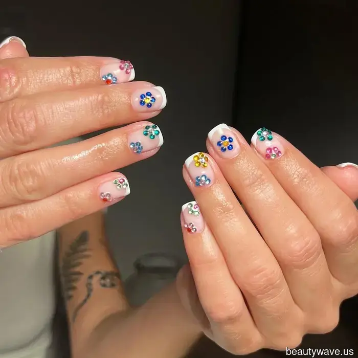 Short Nails Are Simply Stylish—20 Spring-Inspired Styles to Share with Your Manicurist