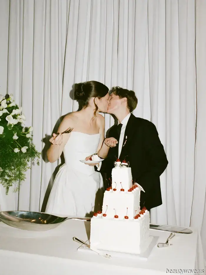 Le spose queer fanno acquisti ovunque, *ma* non nei negozi di abiti da sposa.