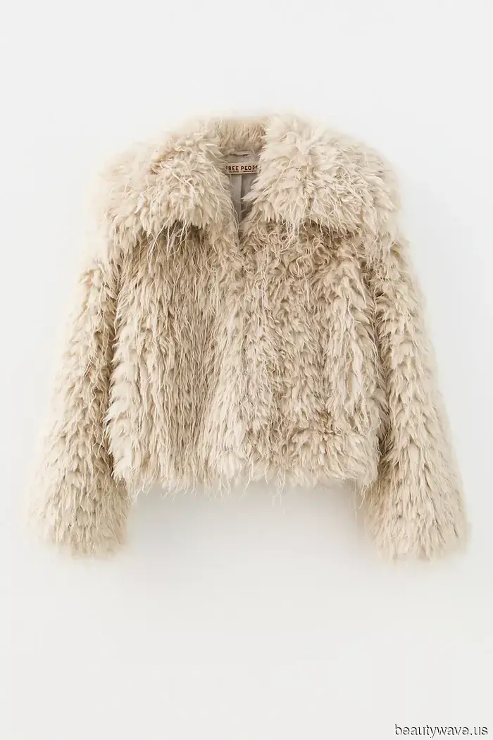 Suki Waterhouse communicates with her clothing and believes that they acquire unique powers when she wears them repeatedly.