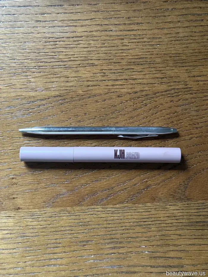 Tieni il Fluffy, Mascara Volumizzante&mdash;Questo Micro Applicatore Rende Le Tue Ciglia Ancora Più Piene
