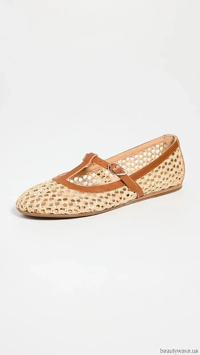 The Particular Ballet-Flats Style That Many People Wear Without Even Noticing It's a Trend