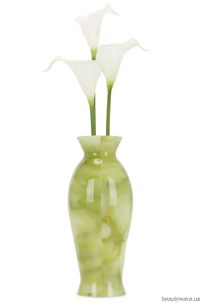 Auf Sunset gesichtet: Die Taschenfarbe, die Frauen in L.A. Schwarz, Braun und sogar Buttergelb vorziehen