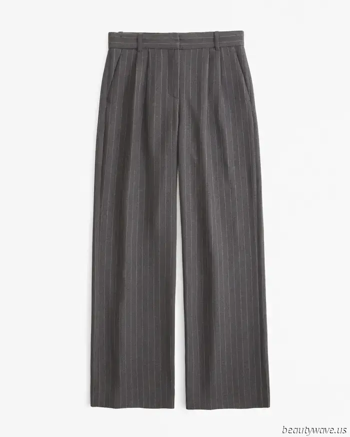 Don this stylish accessory with pants this summer if you wish to achieve a luxurious look.
