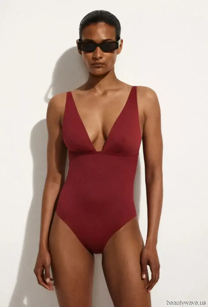Klassisch, zeitlos und immer schick: Elegante Französinnen greifen in jedem Sommer auf diesen Badeanzug-Stil zurück.