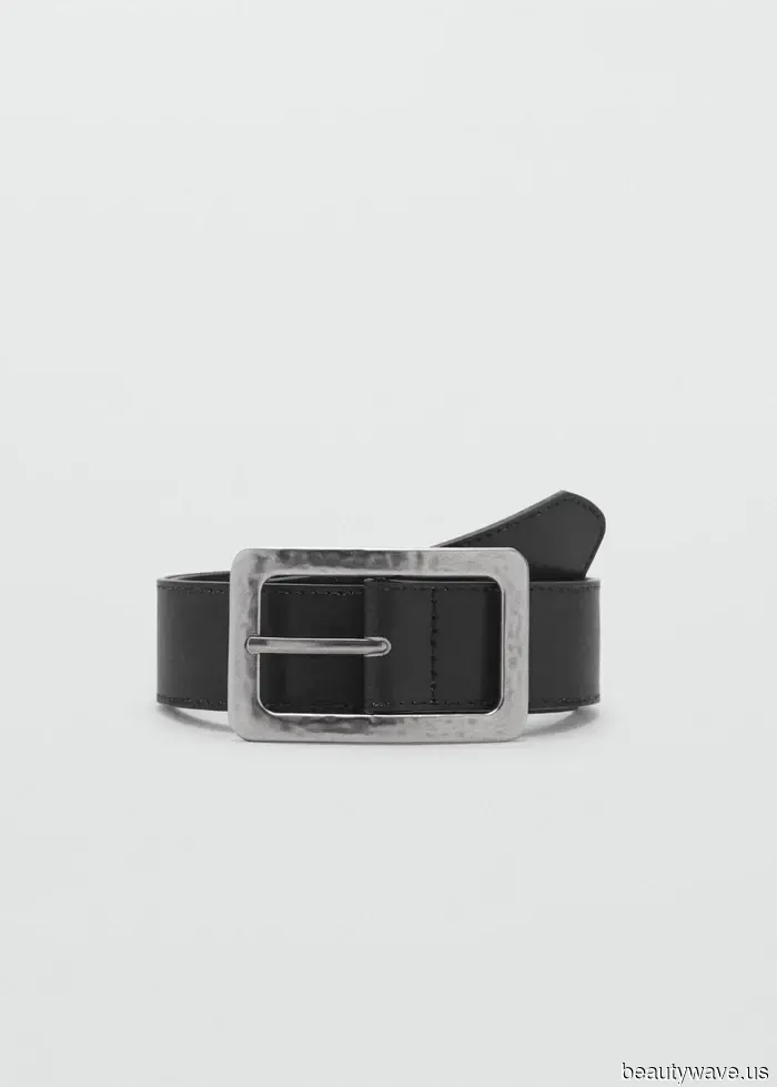 Chic Women Throughout Europe Are Reembodying This "Outdated" Skirt Trend—7 Looks That Confirm It...