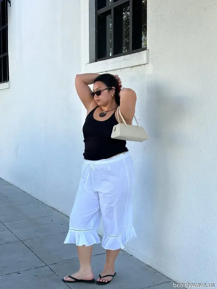 Apologies, Capris—Trendsetting under-30s are sporting this summer's pant style with ballet flats and boots.