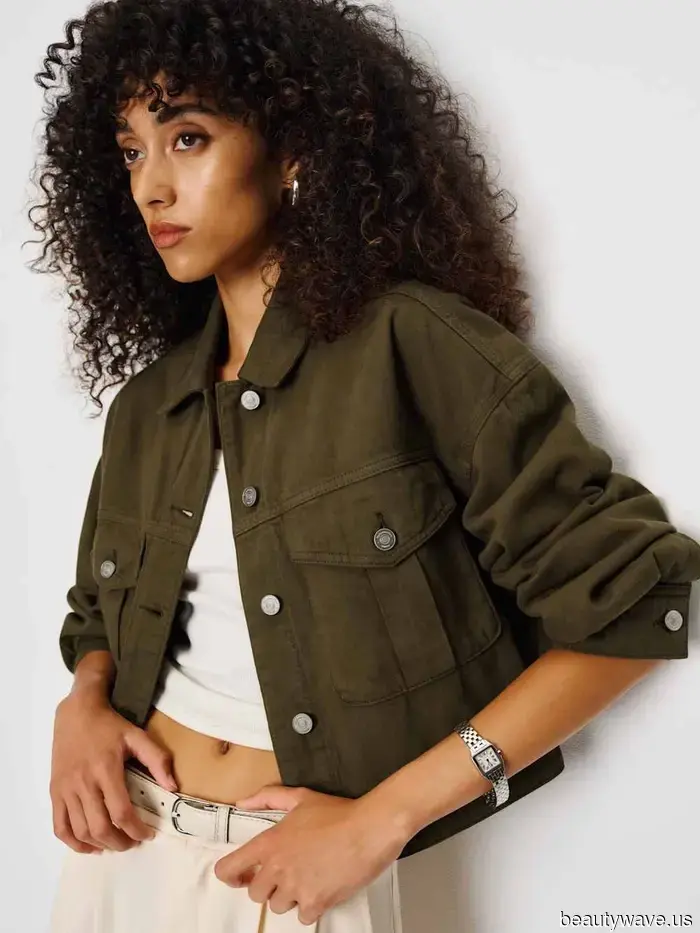 Step aside, Burgundy; this hue is the new trendsetter color—check out these 7 autumn outfits that demonstrate it.