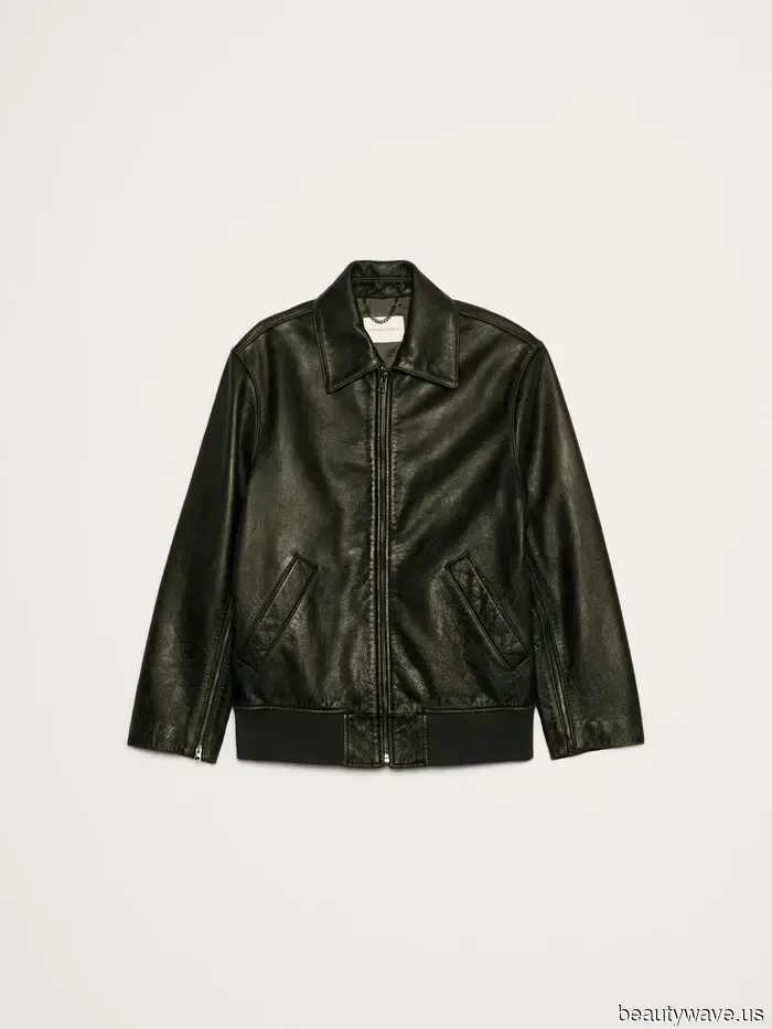 Если ваша цель выглядеть стильно и модно, скопируйте наряд Хейли Бибер с белой футболкой.