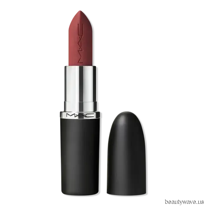 Gabbriette Cambió el Corrector de Labios por la Combinación Fuera de Temporada que Raramente Funciona para el Verano de 2025