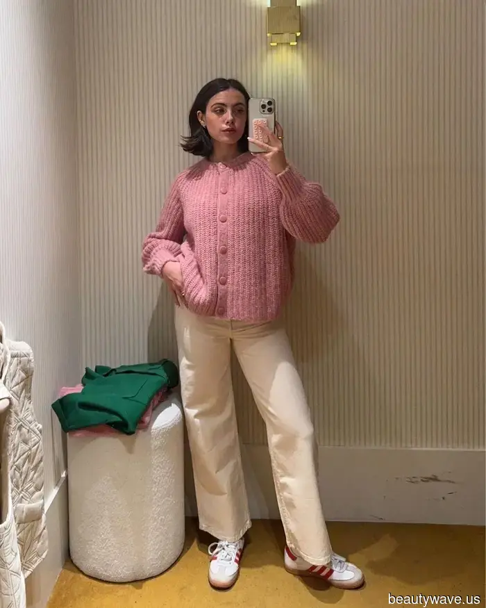 Forget about beige and black—fashion enthusiasts are currently pairing their jeans with this surprising knitwear trend.