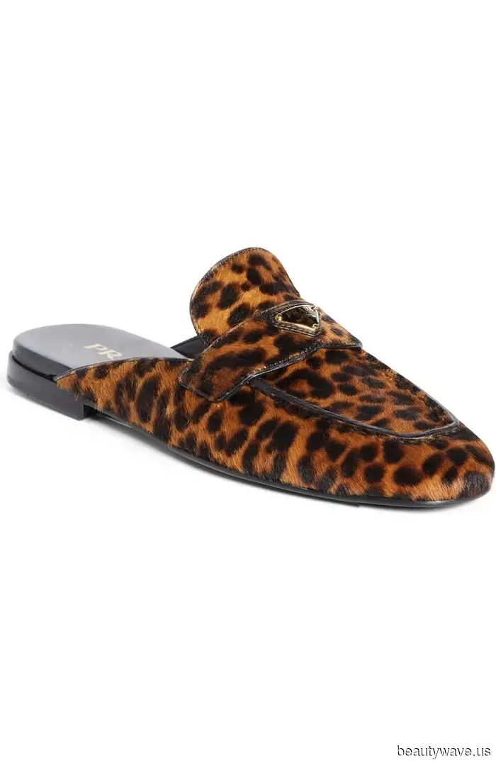 Los atuendos más frescos de otoño 2025 comienzan con esta tendencia de mocasines anti-aburridos.