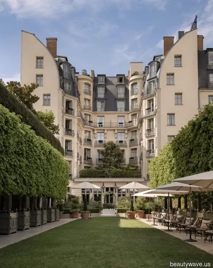 SUMMER IN THE HEART OF PARIS: RITZ BAR JARDIN IS BACK