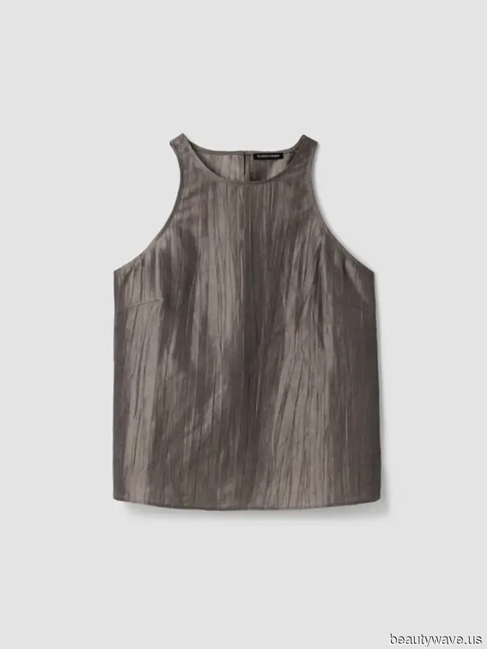 Since the It Girls declared that the '90s are making a comeback, I've been shopping from this stylish throwback brand.