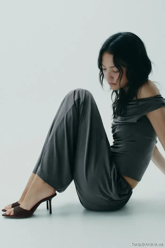 Dimentica le infradito e le sandali con cinturini&mdash;Questa è la tendenza delle scarpe eleganti che le persone di moda indossano ora