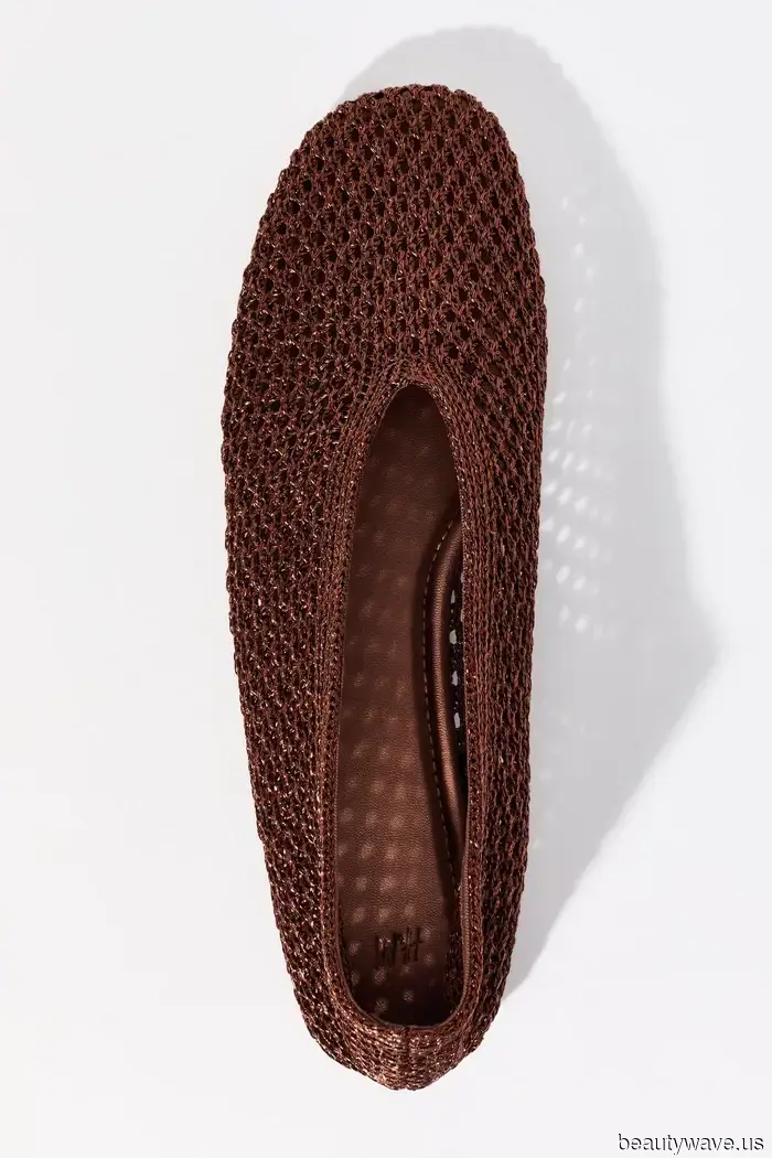 Es ist offiziell Frühling, und H&M hat gerade jeden schicken Schuhtrend veröffentlicht—5 Stile, die zuerst weg sein werden.