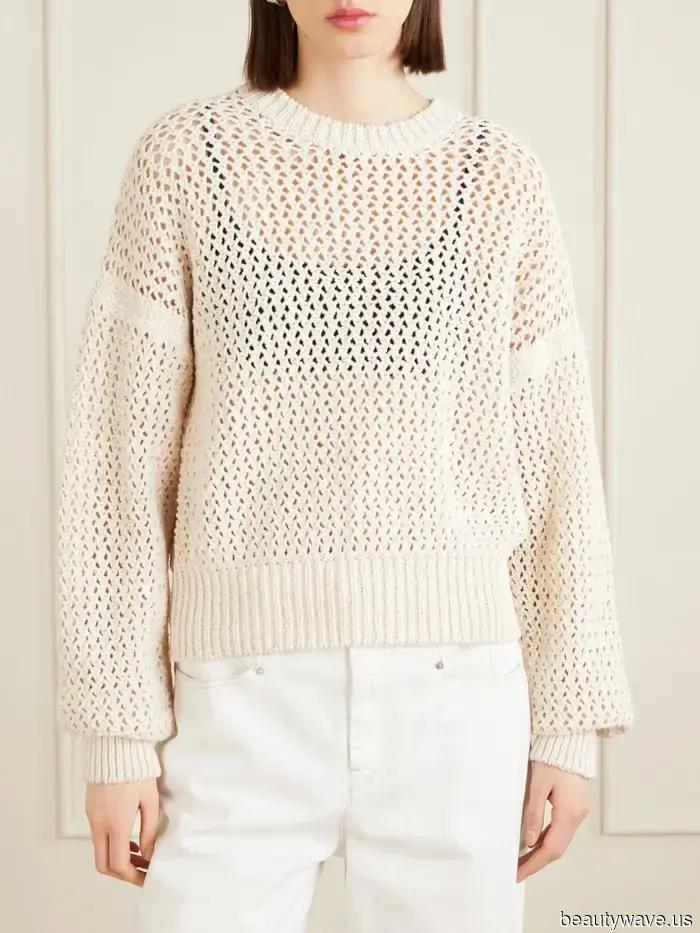 To Achieve a Stylish It Girl Look, Include These 5 Trendy Basics in Your Wardrobe