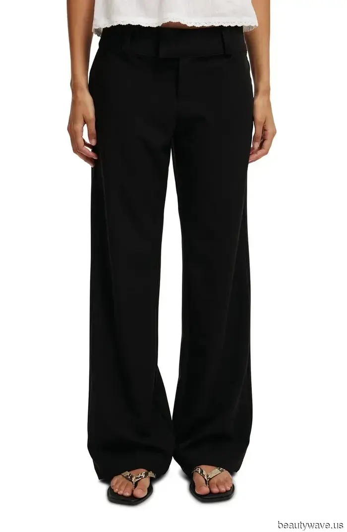 Заметили в Ист-Виллидж: Зои Кравиц только что сочетала ювелирные изделия стоимостью более 30 000 долларов с любимым нарядом каждого модника…