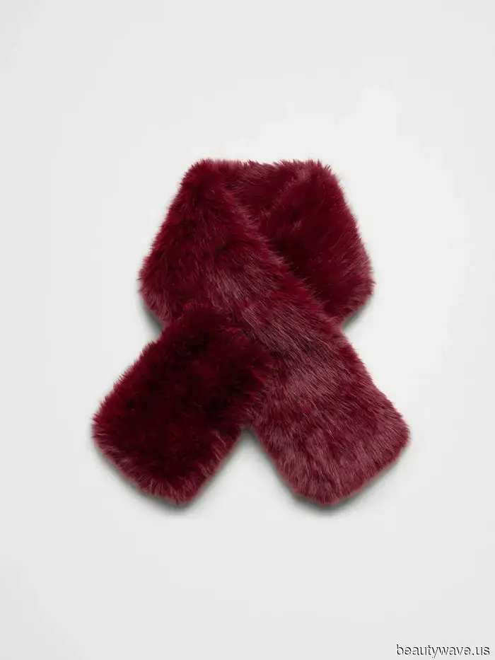 Wenn Sie wie ein It-Girl in einem Blazer aussehen möchten, tragen Sie ihn mit dem angesagten Accessoire-Trend, den jeder gerade will.