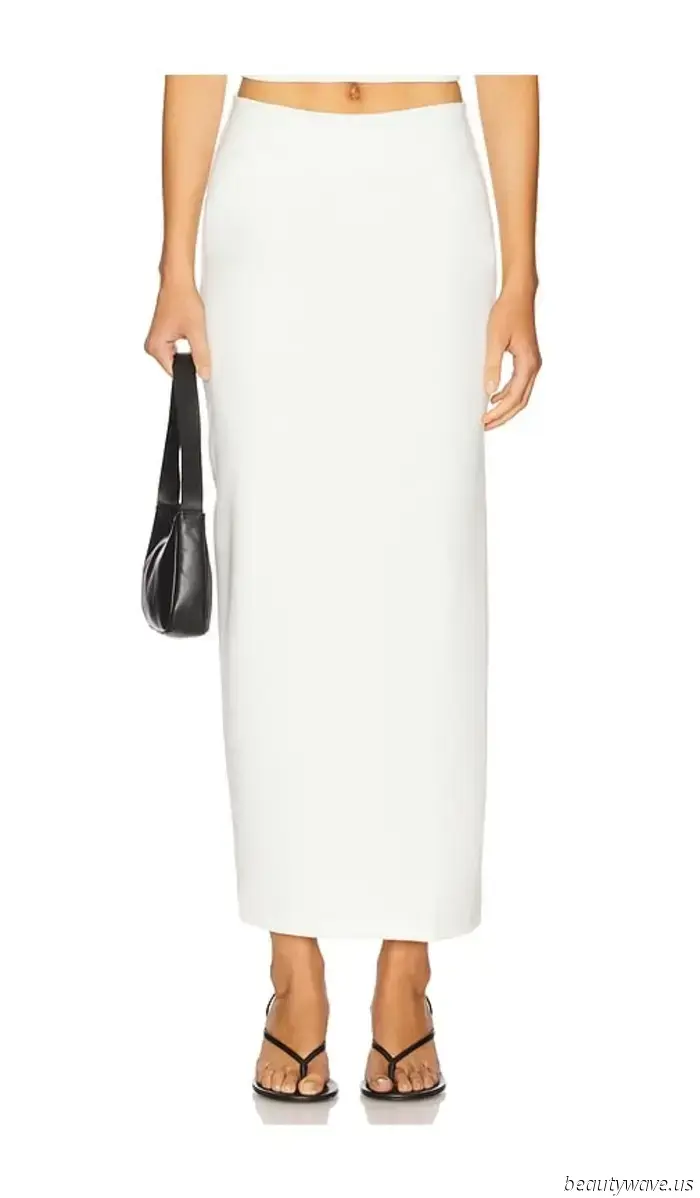 This Is the Stylish Skirt Color Trend That Chic Dressers in Rome Are Now Pairing With Black Flats.