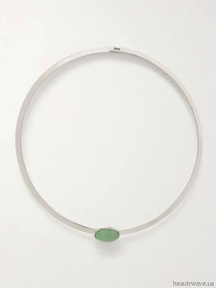 De repente, las vestidoras elegantes están usando estas 7 tendencias de joyería para hacer que sus atuendos de verano se sientan nuevos.