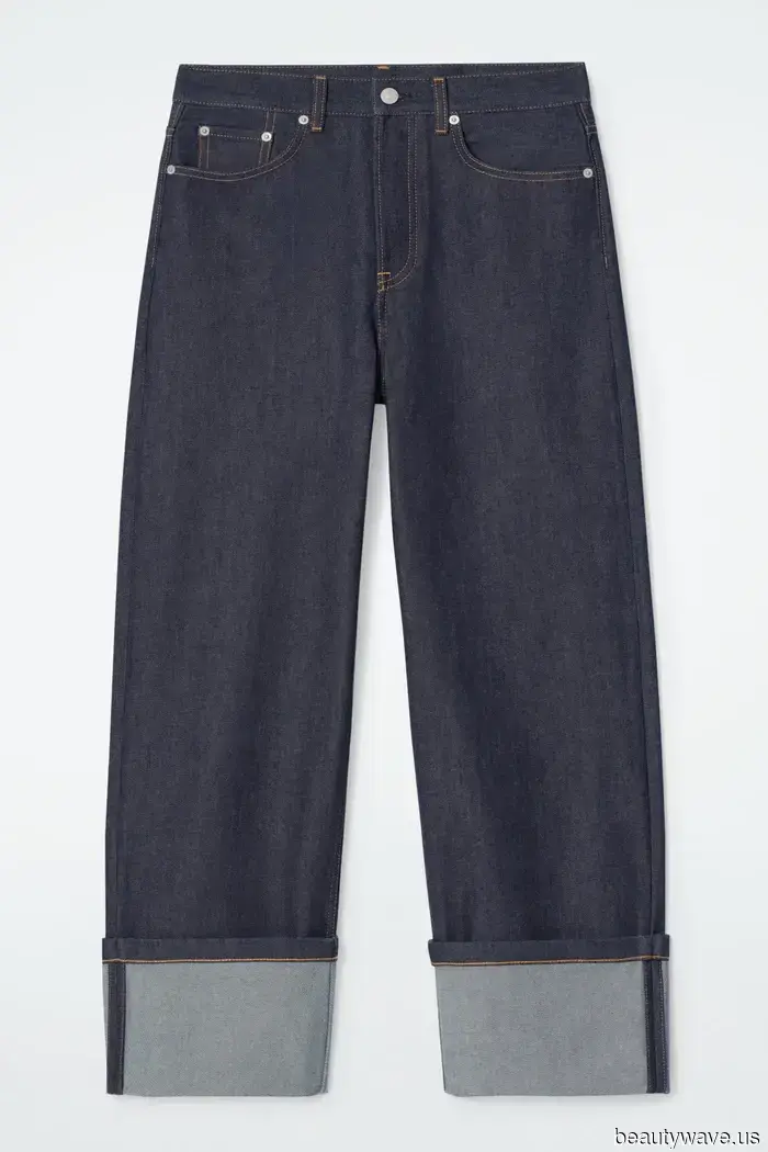 Believe It or Not, Your Most Stylish Designer Heels Pair Best with This Casual Jeans Trend.