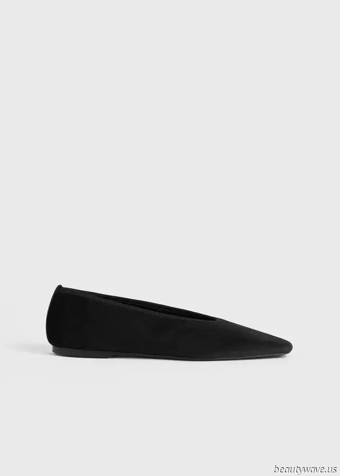 Whole-Foot Flats Are the Stylish Shoe Trend That Elegant Dressers Are Embracing at the Moment.