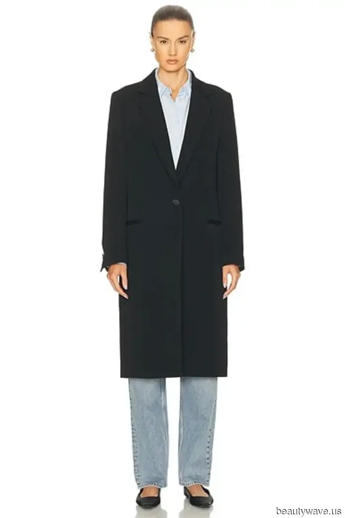 In 2025, Trendy Girls Arrive at LAX Sporting *This* Sneaker Ensemble