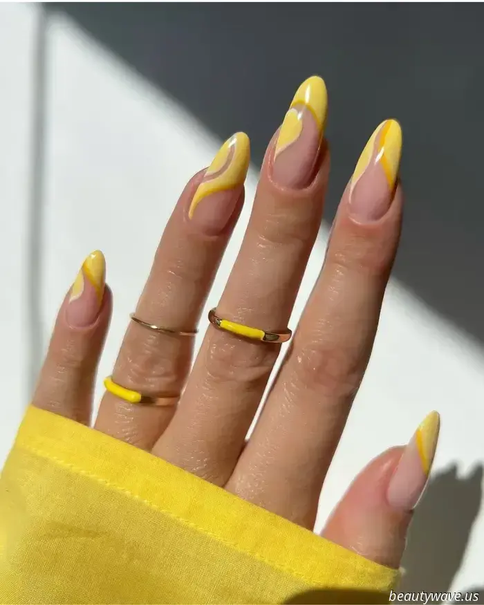 Declaring It: Butter-Yellow Manicures Paved the Way for "Sol Nails" to Thrive